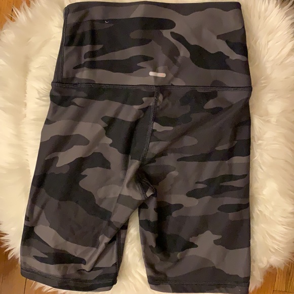 Aerie camouflage biker shorts - Picture 3 of 3